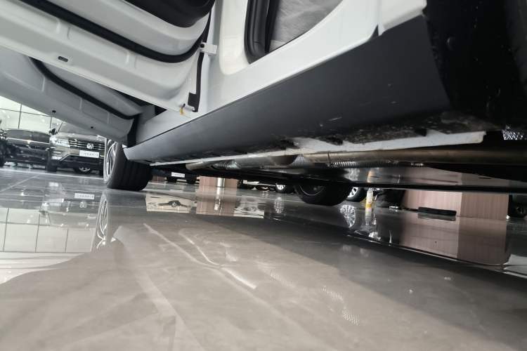 Used Roewe D7 2025 DMH 125km World Champion Edition Left Side Sill