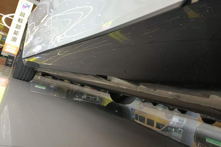 Used Roewe D7 2025 EV 510km Rear-Drive Navigation Edition Left Side Sill
