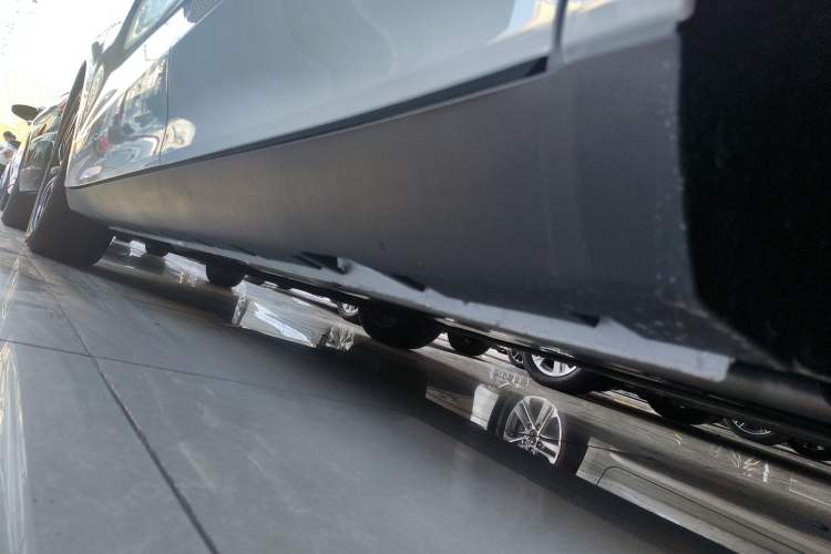 Used Roewe D7 2025 DMH 125km World Champion Excellence Edition Left Side Sill