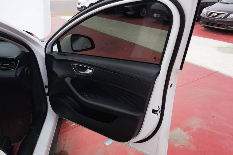 Used Roewe D7 2025 DMH 125km World Champion Edition Right Front Door Interior