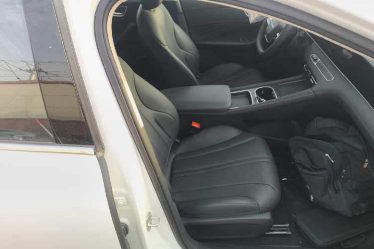 Used Roewe D7 2025 DMH 125km World Champion Edition Right Front Seat