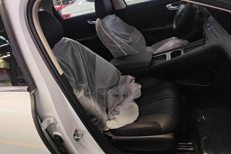 Used Roewe D7 2025 DMH 125km World Champion Edition Right Front Seat