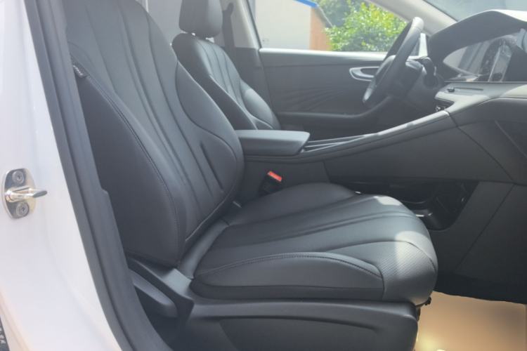 Used Roewe D7 2025 DMH 125km World Champion Edition Right Front Seat