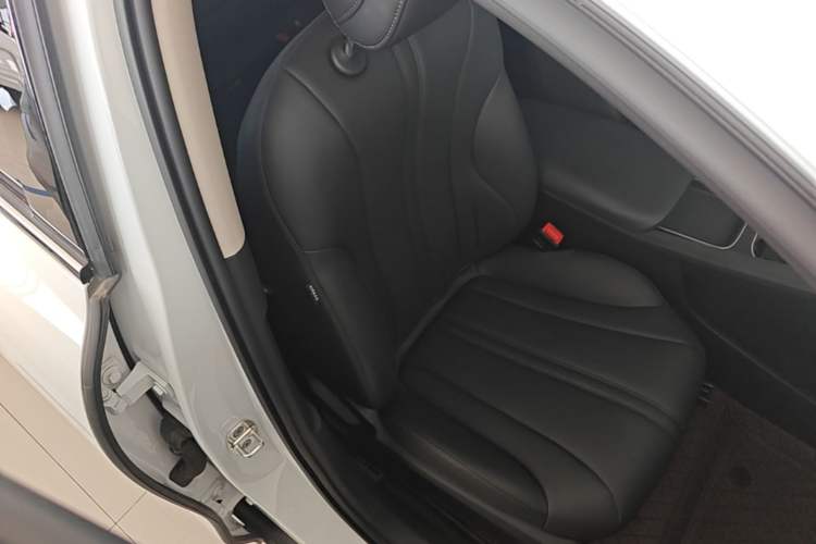 Used Roewe D7 2025 DMH 125km World Champion Excellence Edition Right Front Seat