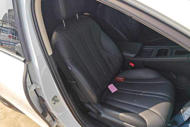 Used Roewe D7 2025 DMH 125km World Champion Edition Right Front Seat