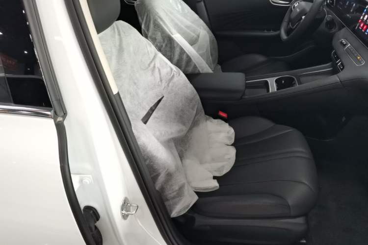 Used Roewe D7 2025 DMH 125km World Champion Edition Right Front Seat