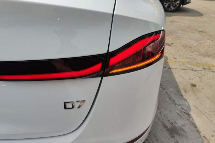 Used Roewe D7 2025 DMH 125km World Champion Excellence Edition Right Rear Taillight