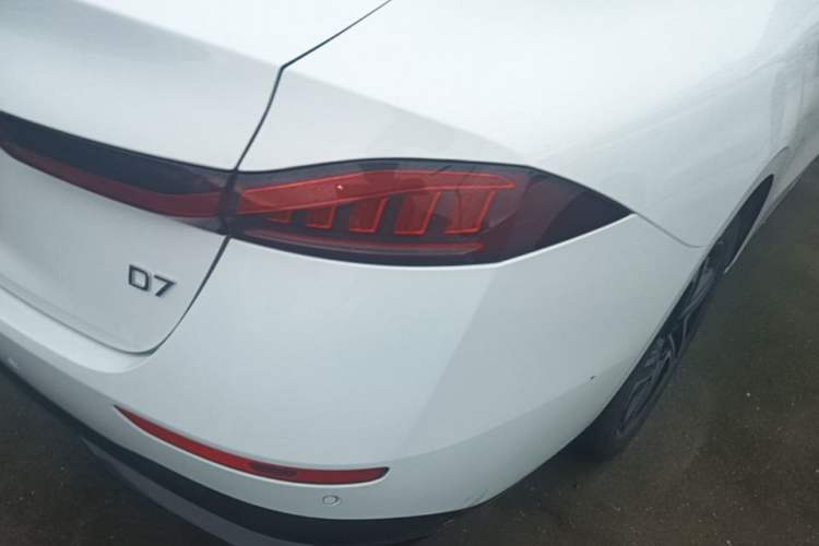 Used Roewe D7 2025 EV 510km Rear-Drive Navigation Edition Right Rear Taillight
