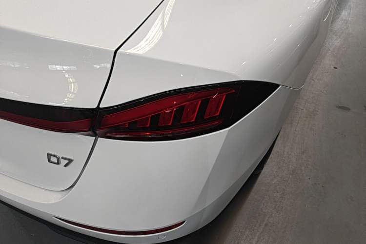 Used Roewe D7 2025 DMH 125km World Champion Edition Right Rear Taillight
