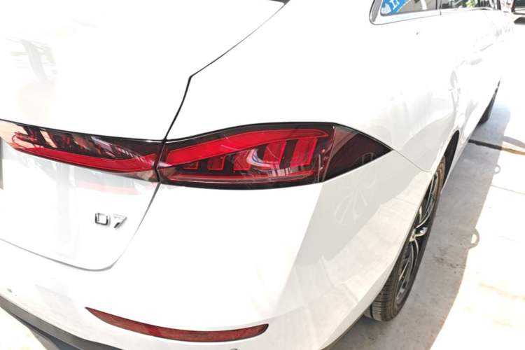 Used Roewe D7 2025 DMH 125km World Champion Edition Right Rear Taillight