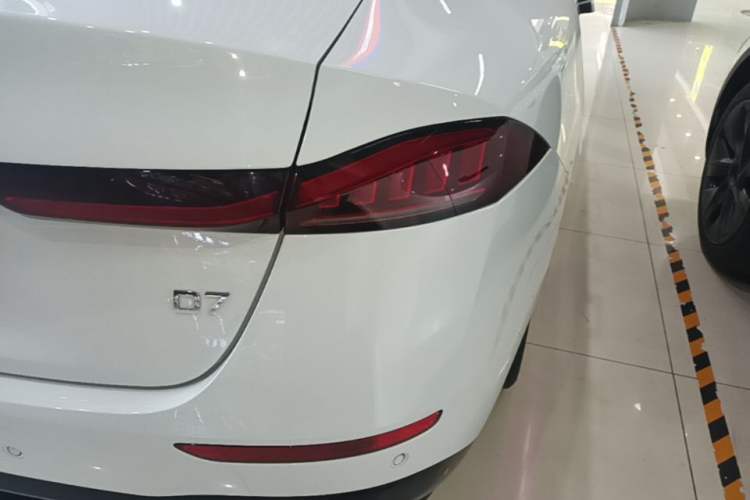 Used Roewe D7 2025 EV 510km Rear-Drive Navigation Edition Right Rear Taillight
