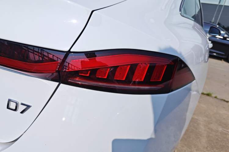 Used Roewe D7 2025 DMH 125km World Champion Edition Right Rear Taillight