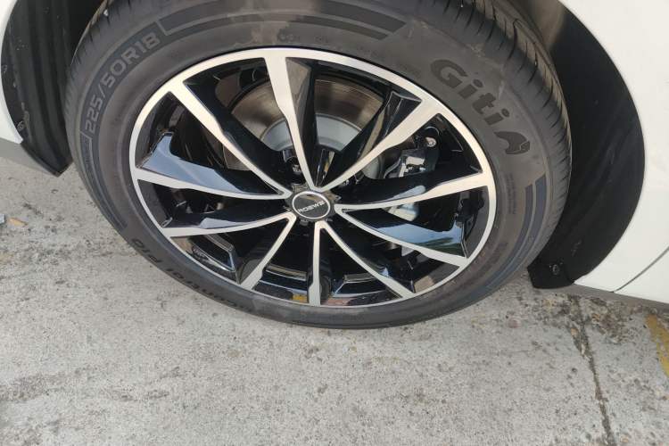 Used Roewe D7 2025 DMH 125km World Champion Excellence Edition Right Rear Wheel Hub