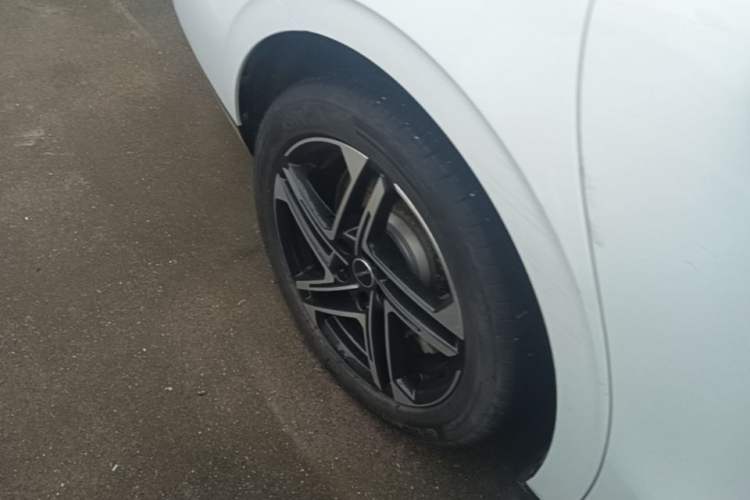 Used Roewe D7 2025 EV 510km Rear-Drive Navigation Edition Right Rear Wheel Hub