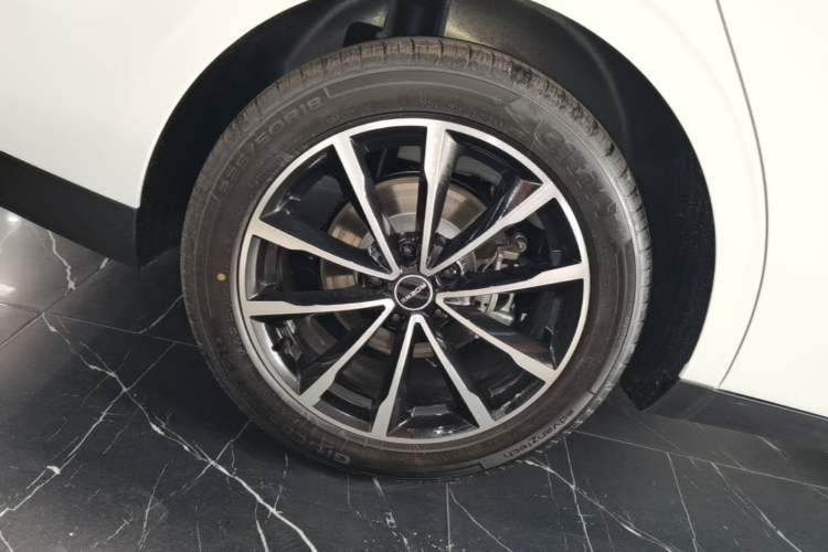 Used Roewe D7 2025 DMH 125km World Champion Edition Right Rear Wheel Hub