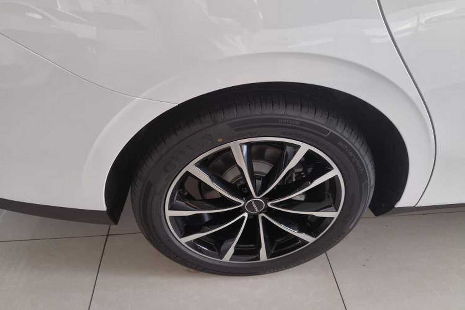 Used Roewe D7 2025 DMH 125km World Champion Excellence Edition Right Rear Wheel Hub