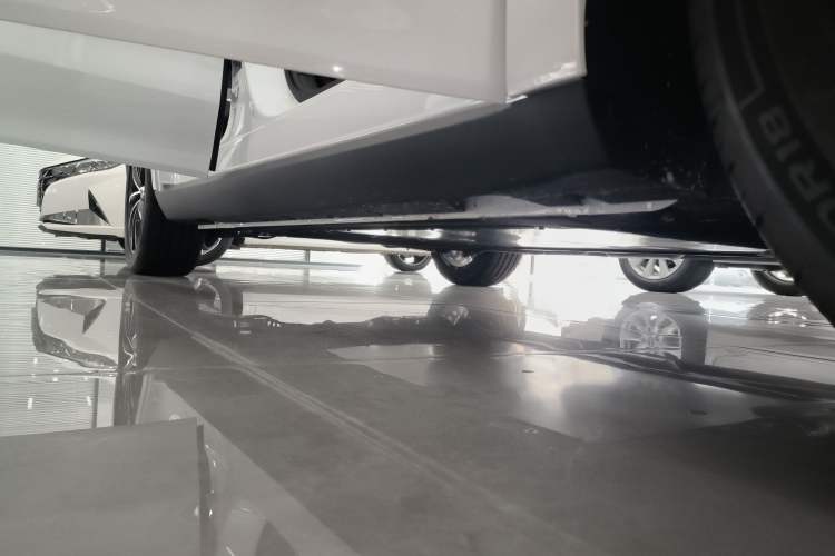 Used Roewe D7 2025 DMH 125km World Champion Edition Right Side Sill