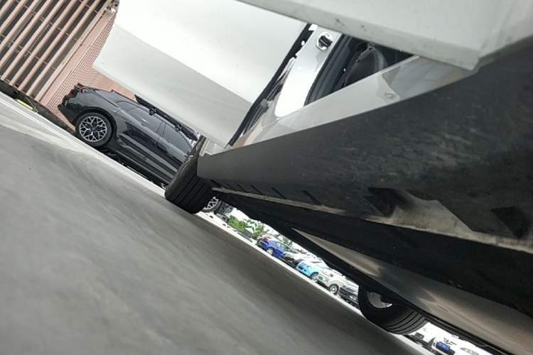 Used Roewe D7 2025 DMH 125km World Champion Edition Right Side Sill