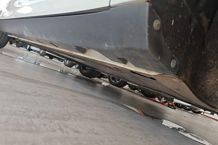 Used Roewe D7 2025 DMH 125km World Champion Excellence Edition Right Side Sill