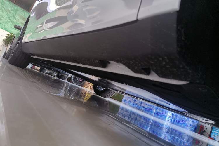 Used Roewe D7 2025 DMH 125km World Champion Excellence Edition Right Side Sill