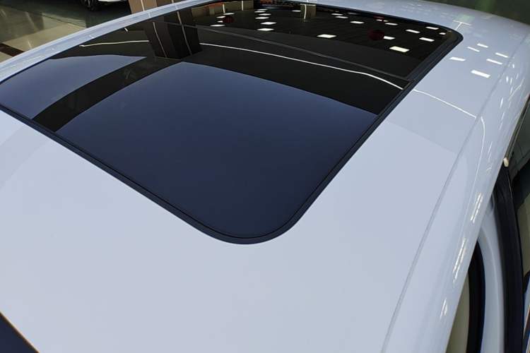 Used Roewe D7 2025 DMH 125km World Champion Excellence Edition Roof