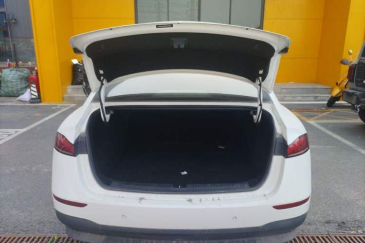 Used Roewe D7 2025 DMH 125km World Champion Edition Trunk