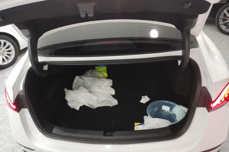 Used Roewe D7 2025 DMH 125km World Champion Edition Trunk