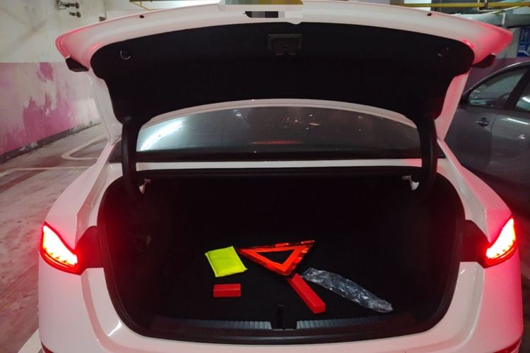 Used Roewe D7 2025 DMH 125km World Champion Excellence Edition Trunk