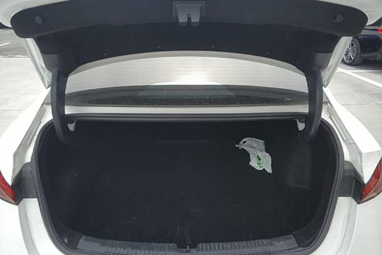 Used Roewe D7 2025 DMH 125km World Champion Edition Trunk