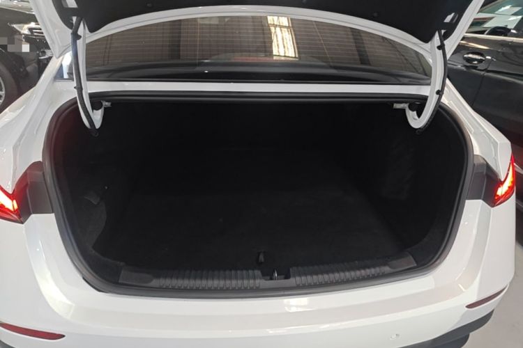 Used Roewe D7 2025 DMH 125km World Champion Edition Trunk