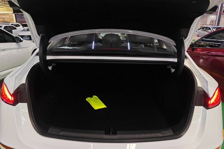 Used Roewe D7 2025 DMH 125km World Champion Edition Trunk