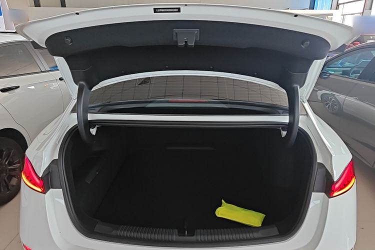 Used Roewe D7 2025 DMH 125km World Champion Excellence Edition Trunk
