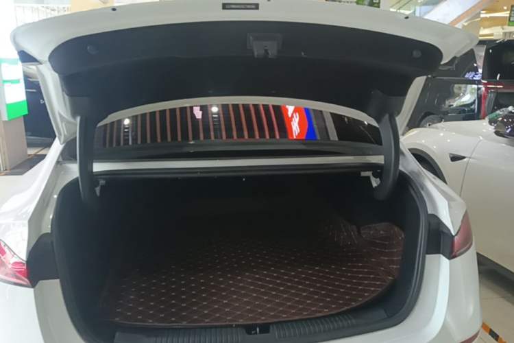 Used Roewe D7 2025 EV 510km Rear-Drive Navigation Edition Trunk