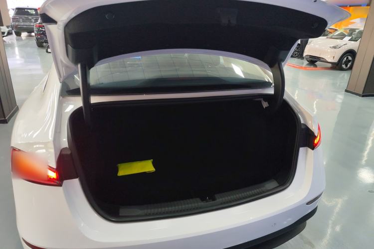 Used Roewe D7 2025 DMH 125km World Champion Excellence Edition Trunk