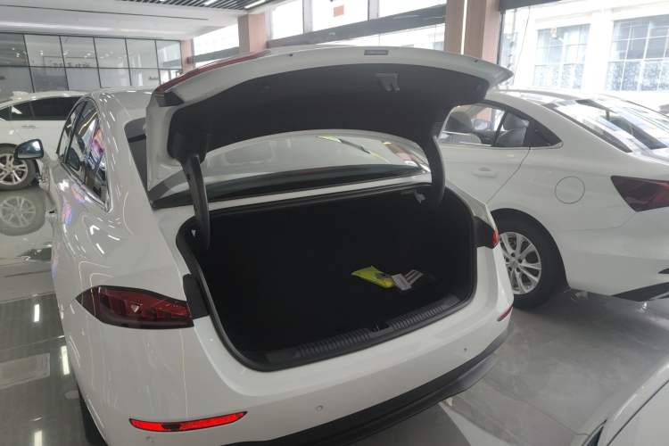 Used Roewe D7 2025 DMH 125km World Champion Edition Trunk