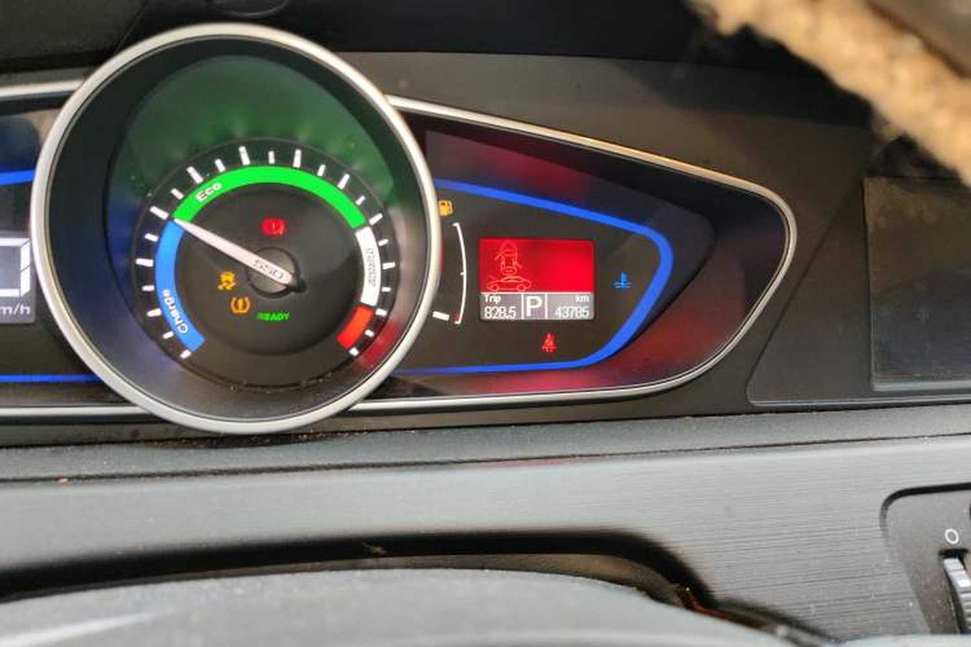 Used Roewe e550 2014 Flagship Edition Odometer Close Up