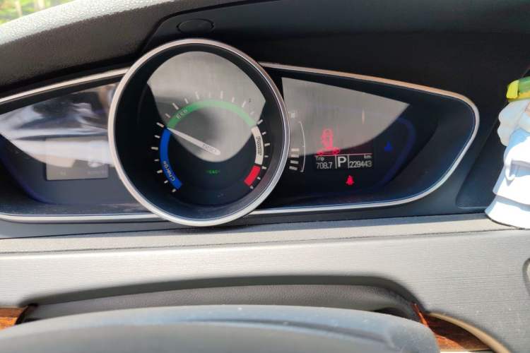 Used Roewe e550 2014 Flagship Edition Odometer Close Up