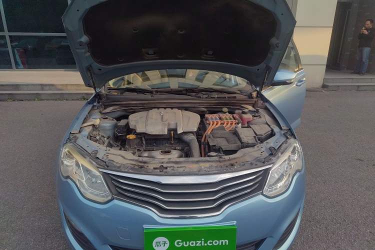 Used Roewe e550 2014 Flagship Edition Engine Bay
