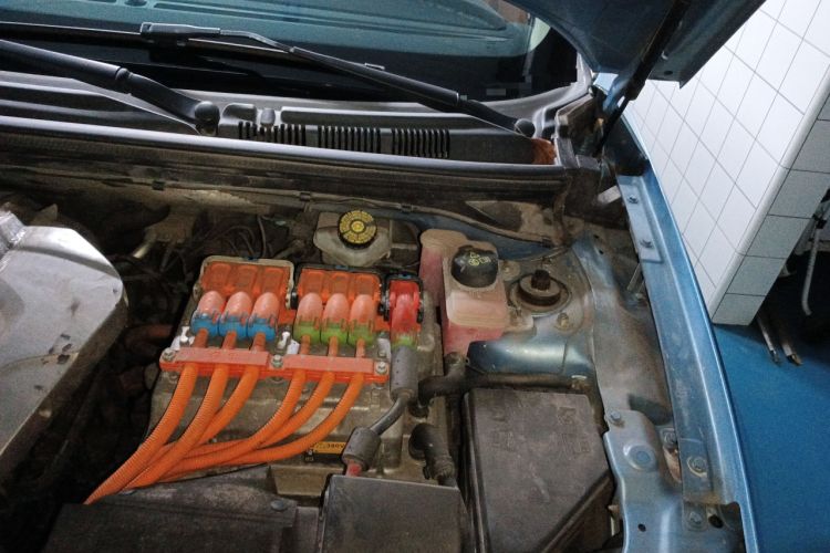 Used Roewe e550 2014 Flagship Edition Engine Bay Left