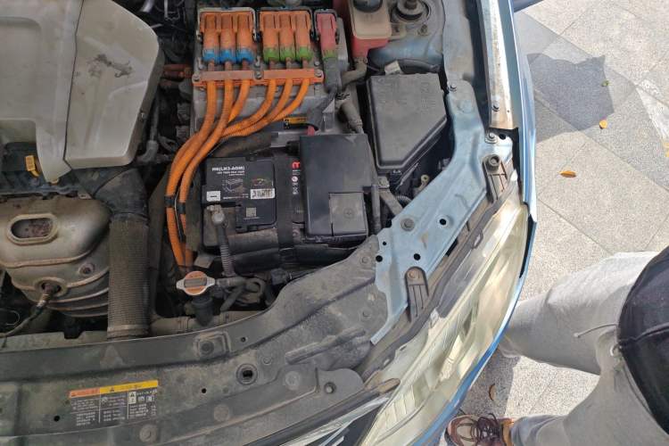 Used Roewe e550 2014 Flagship Edition Engine Bay Left