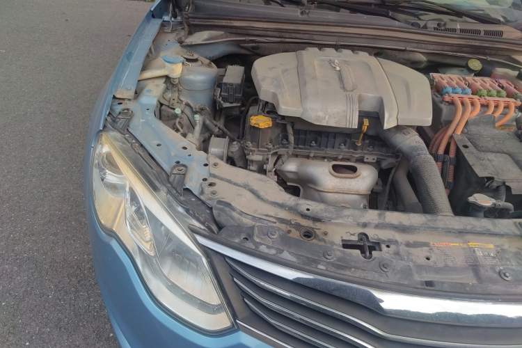 Used Roewe e550 2014 Flagship Edition Engine Bay Right
