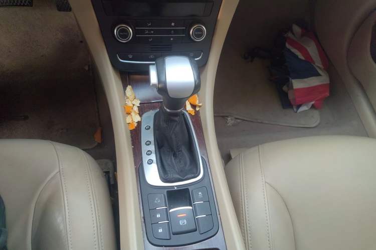 Used Roewe e550 2014 Flagship Edition Gear Lever