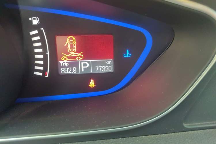 Used Roewe e550 2014 Flagship Edition Odometer Close Up