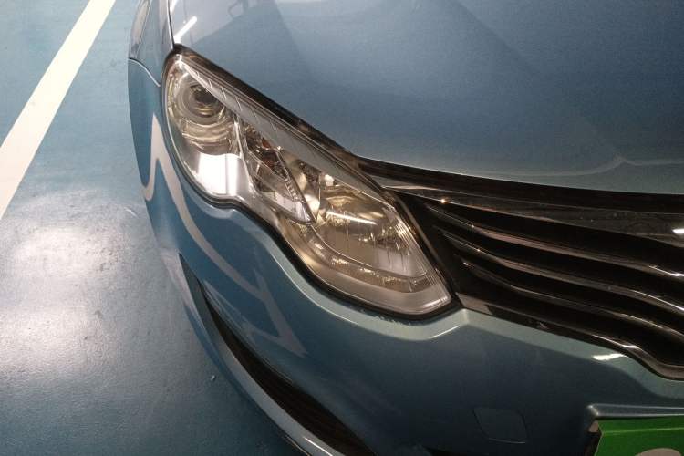Used Roewe e550 2014 Flagship Edition Right Front Headlight