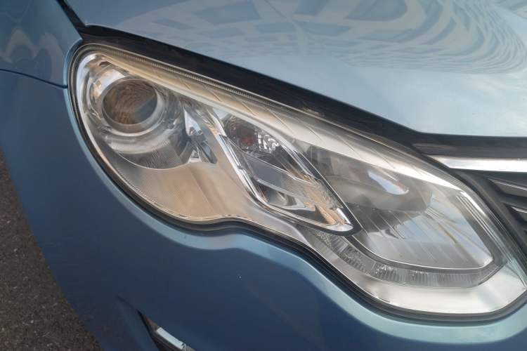 Used Roewe e550 2014 Flagship Edition Right Front Headlight