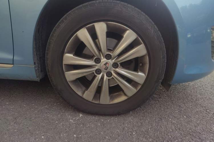 Used Roewe e550 2014 Flagship Edition Right Front Wheel Hub