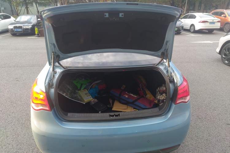 Used Roewe e550 2014 Flagship Edition Trunk