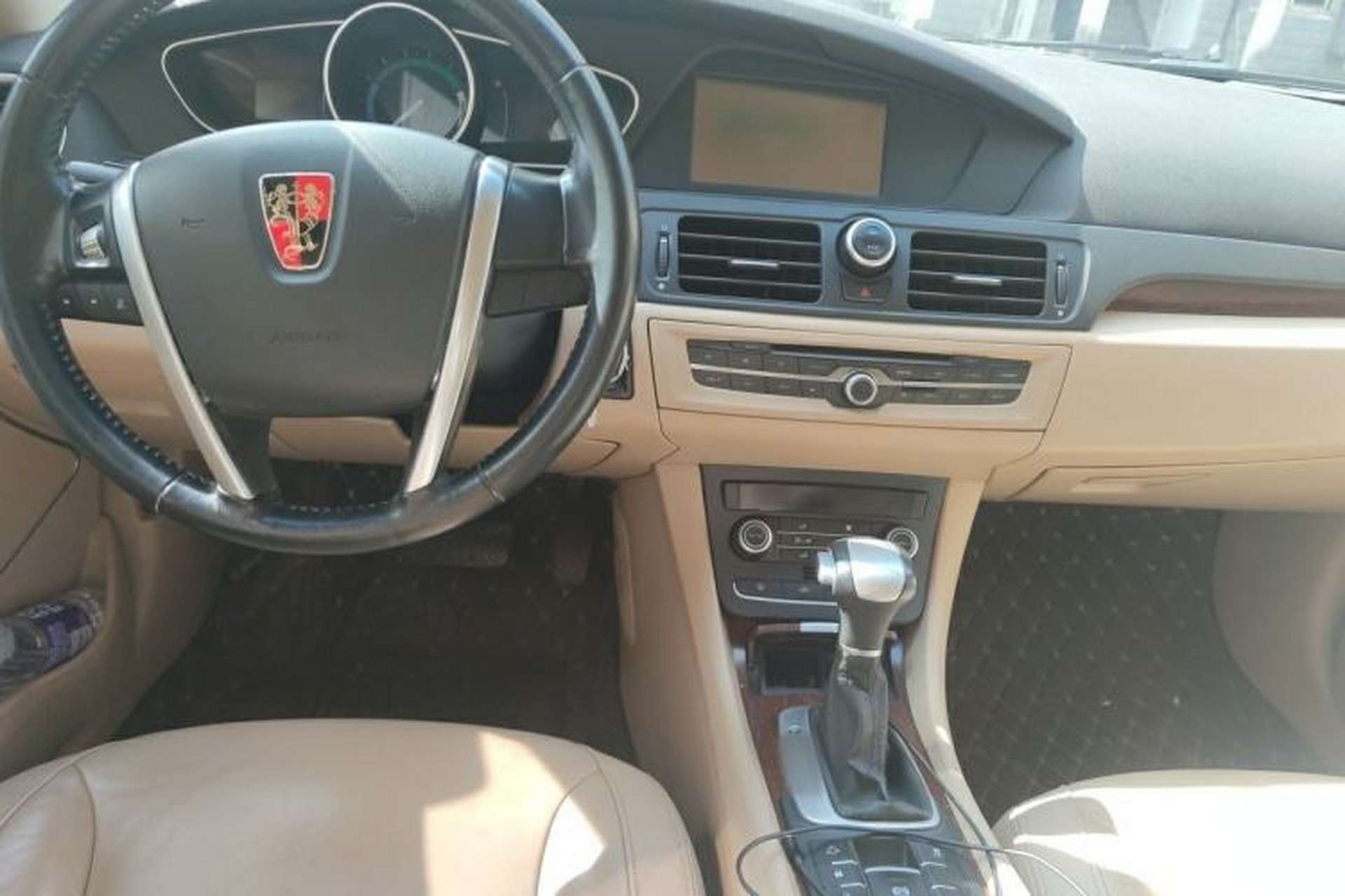 Used Roewe e550 2014 Flagship Edition Center Console