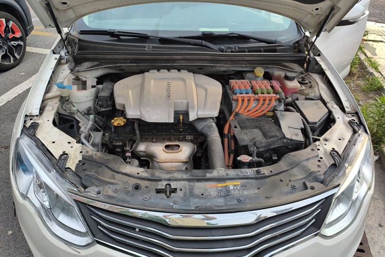 Used Roewe e550 2014 Luxury Edition Engine Bay