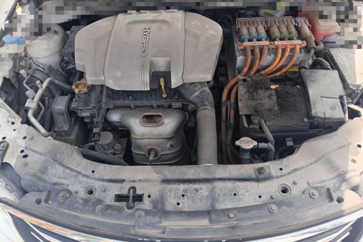 Used Roewe e550 2014 Flagship Edition Engine Bay